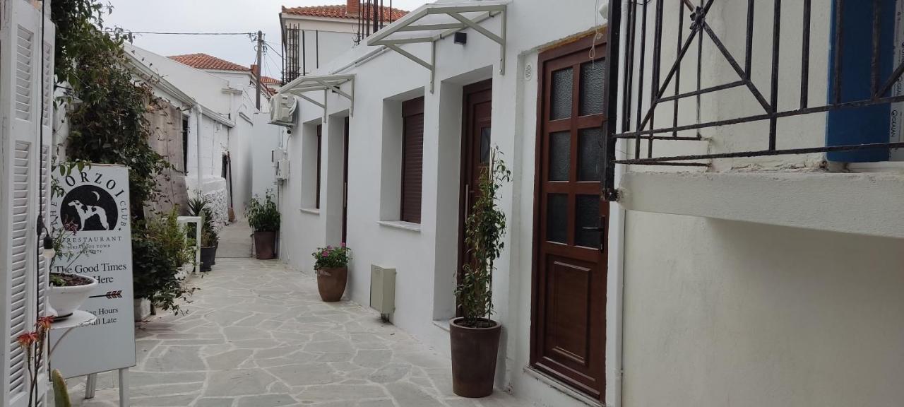 Το Στενάκι Apartment Skiathos Town Bagian luar foto