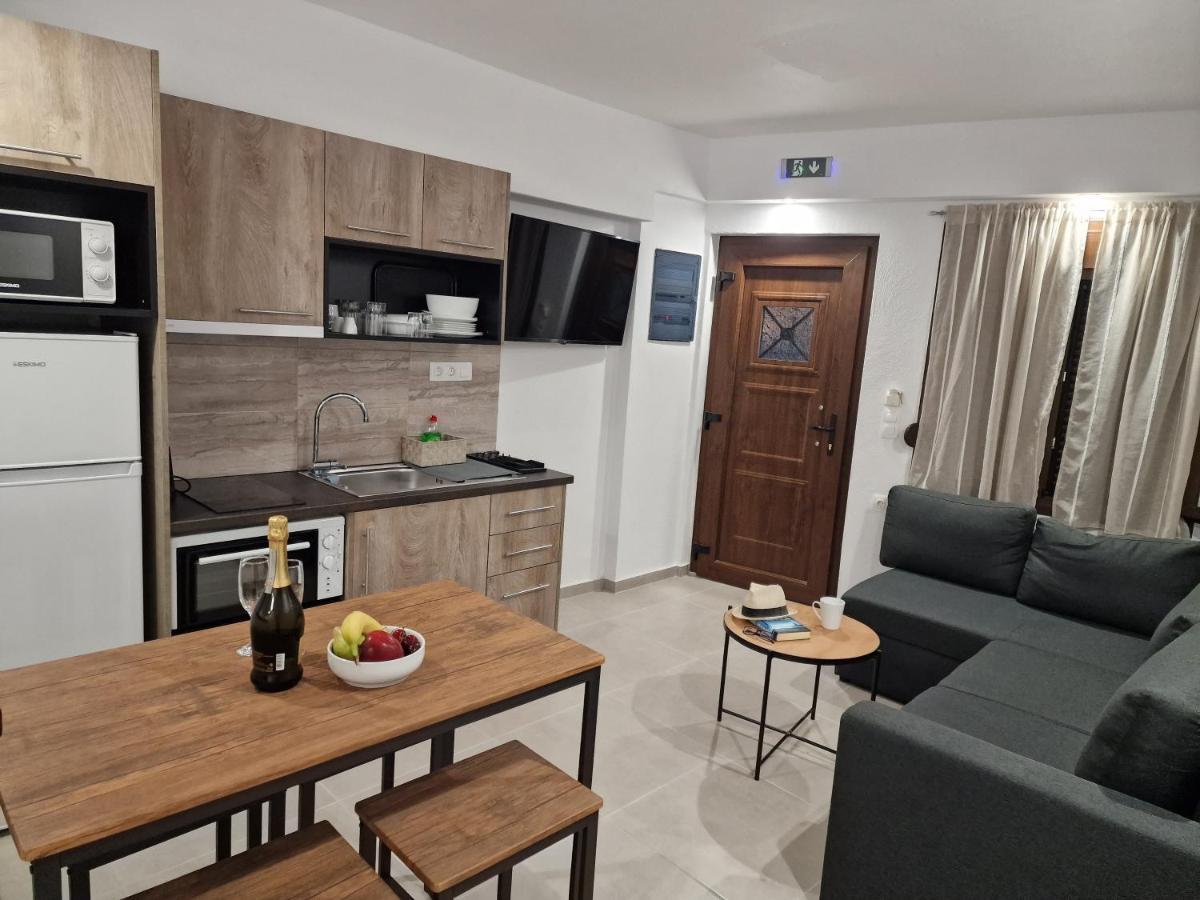 Το Στενάκι Apartment Skiathos Town Bagian luar foto