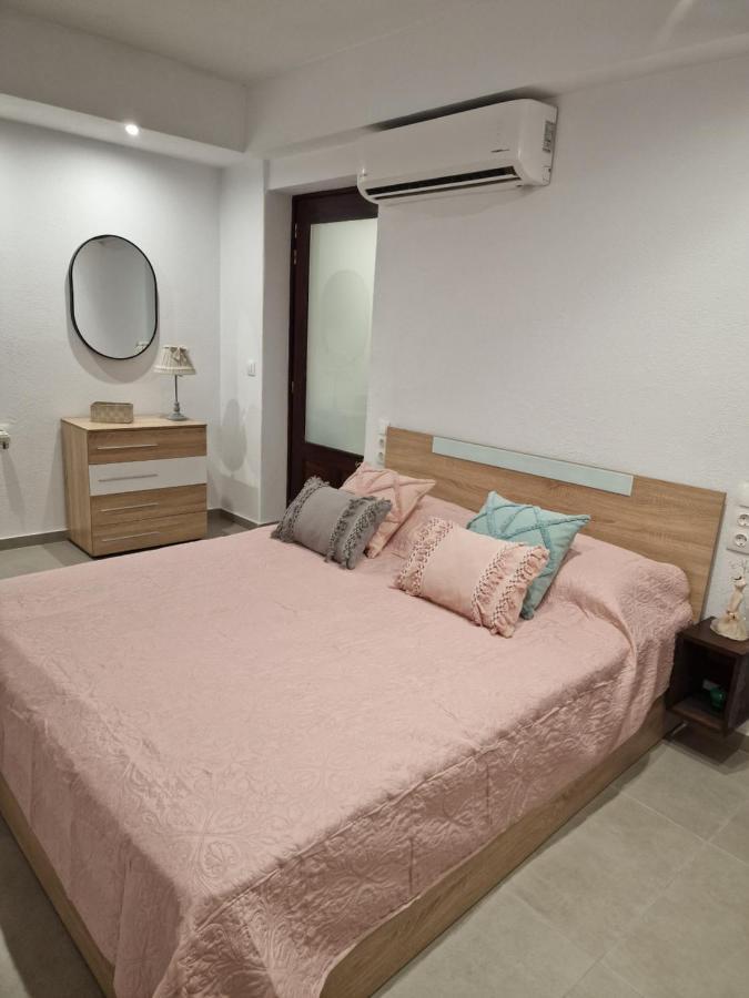 Το Στενάκι Apartment Skiathos Town Bagian luar foto