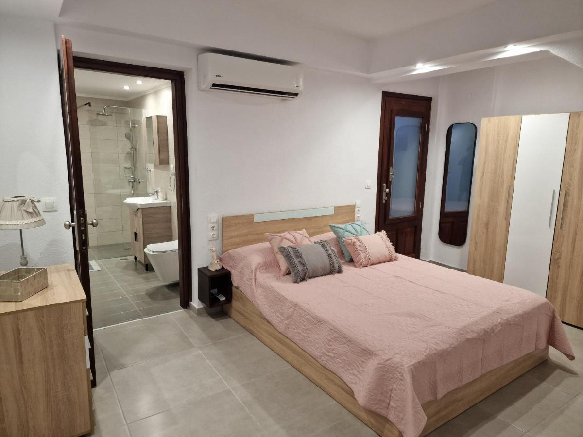 Το Στενάκι Apartment Skiathos Town Bagian luar foto
