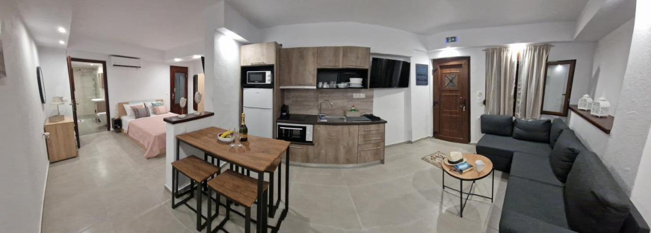 Το Στενάκι Apartment Skiathos Town Bagian luar foto