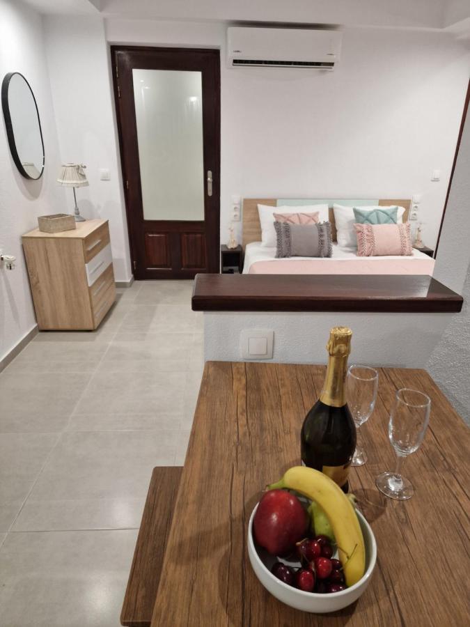 Το Στενάκι Apartment Skiathos Town Bagian luar foto