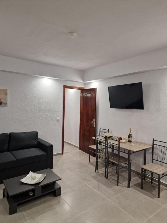 Το Στενάκι Apartment Skiathos Town Bagian luar foto