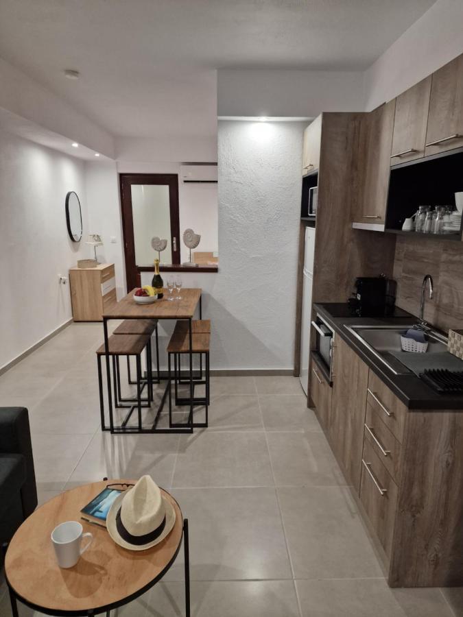 Το Στενάκι Apartment Skiathos Town Bagian luar foto
