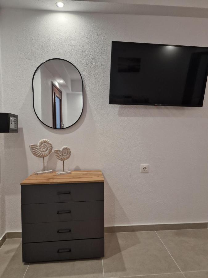 Το Στενάκι Apartment Skiathos Town Bagian luar foto