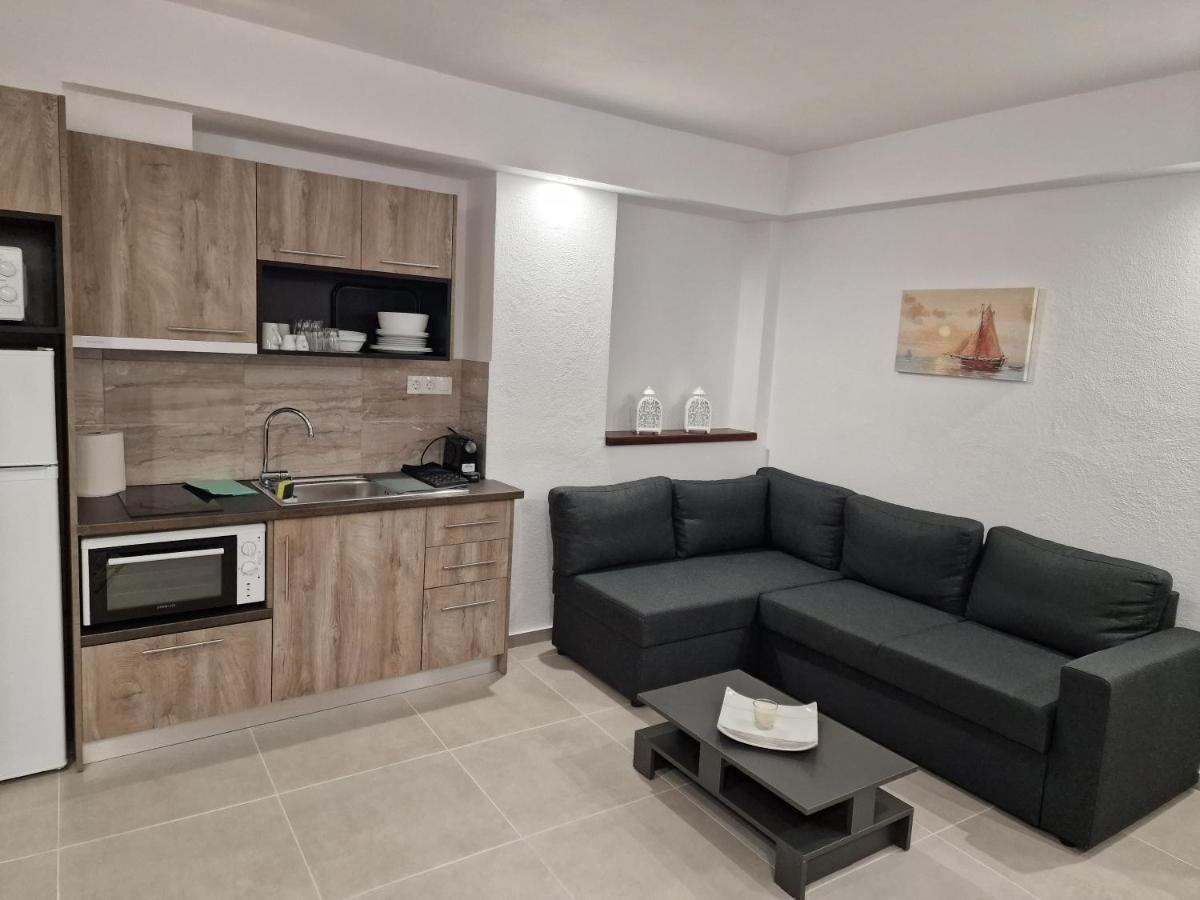 Το Στενάκι Apartment Skiathos Town Bagian luar foto