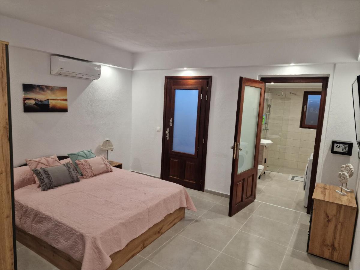 Το Στενάκι Apartment Skiathos Town Bagian luar foto